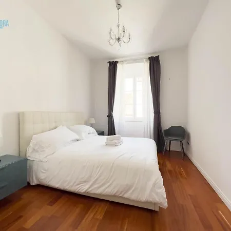 Mazzini 44 Tirabora Short Rent Apartment