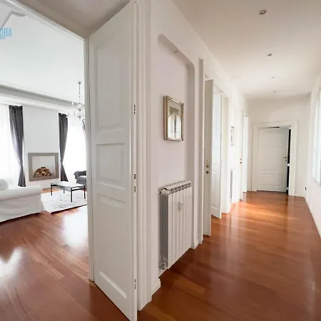 Mazzini 44 Tirabora Short Rent Apartment
